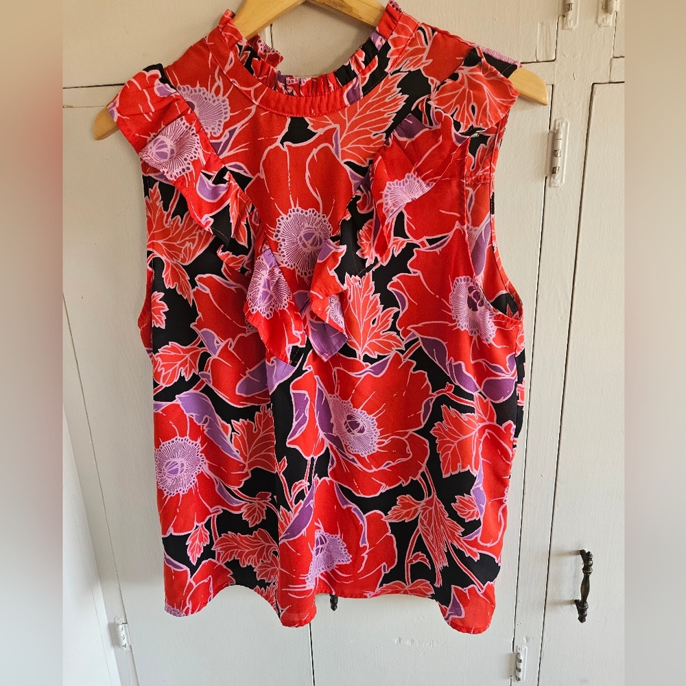 Who what wear sleeveless floral blouse Size XXL